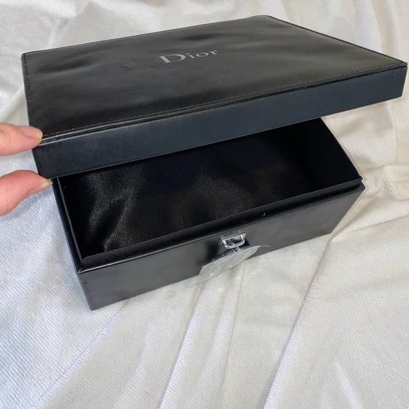 Dior Makeup Box - Picture 7 of 11